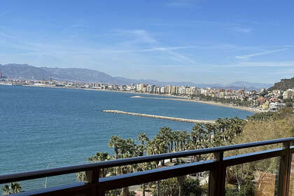 Penthouse venda em Vélez-Málaga. 
