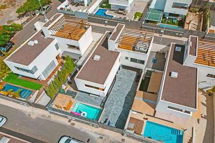 Apartment for sale in Chayofa, Arona, Santa Cruz de Tenerife, Tenerife. 