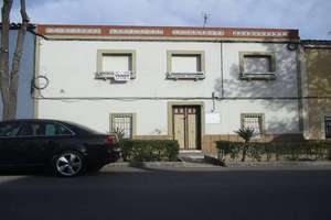 House for sale in Seis de Junio, Valdepeñas, Ciudad Real. 