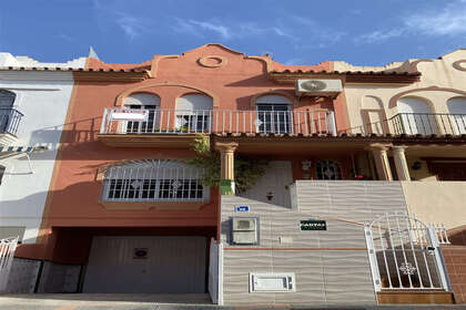 Maison de ville vendre en Las Lagunas, Fuengirola, Málaga. 