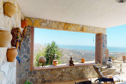 Cluster house for sale in Arenas, Málaga. 
