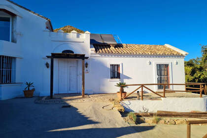 Cluster house for sale in Ojén, Málaga. 