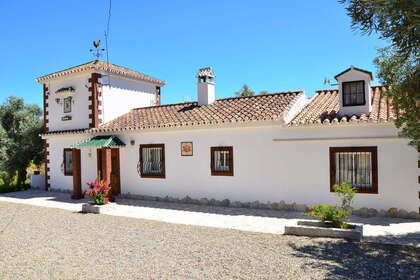 Cluster house for sale in El Cerro, Vélez-Málaga. 
