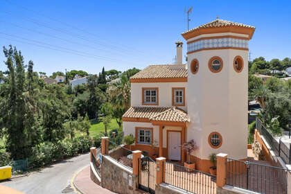 Cluster house for sale in Calahonda, Mijas, Málaga. 