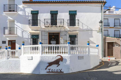 House for sale in Tolox, Málaga. 