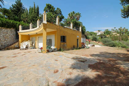Plot for sale in Hacienda Las Chapas, Marbella, Málaga. 
