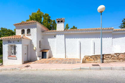 Cluster house for sale in Torreblanca, Fuengirola, Málaga. 