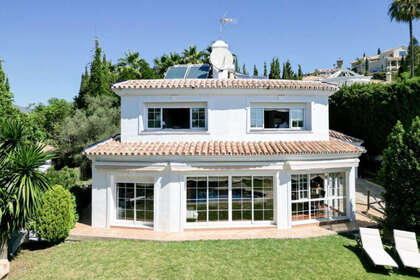 Cluster house for sale in Mijas Golf, Málaga. 