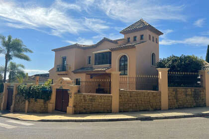 Cluster house for sale in Sierra Blanca, Marbella, Málaga. 