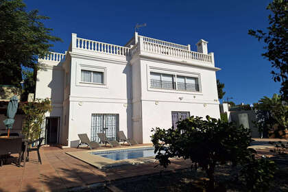 Cluster house for sale in Estepona, Málaga. 
