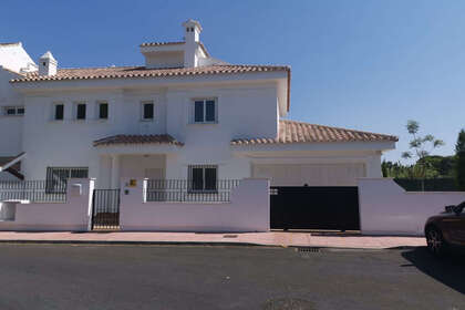 Maison de ville vendre en Nueva andalucia, Málaga. 