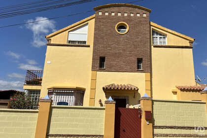 Casa venta en Rincón de la Victoria, Málaga. 