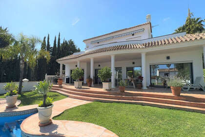 联排别墅 出售 进入 Mijas Costa, Málaga. 