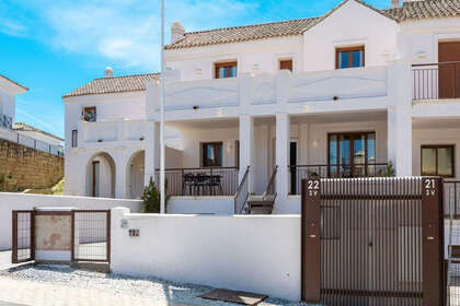 房子 出售 进入 Casares, Málaga. 