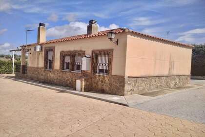 Chalet for sale in San Marcos, Almendralejo, Badajoz. 