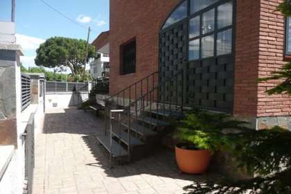 Chalet for sale in Calafell residencial, Tarragona. 