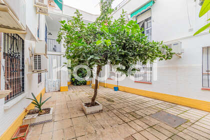 Edifice vendre en Sevilla. 