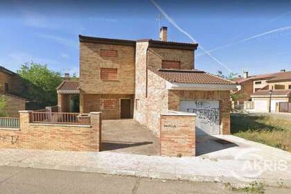 House for sale in Ugena, Toledo. 