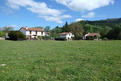 Country house for sale in Molledo, Cantabria. 