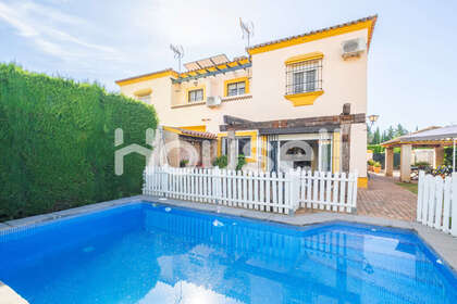 Casa venta en Dos Hermanas, Guadalquivir-Doñana, Sevilla. 