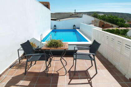 Townhouse for sale in Orusco, Madrid. 