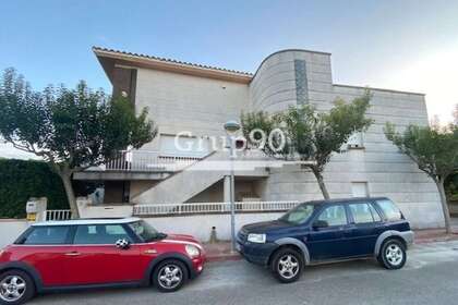 Domy na prodej v Santa Bàrbara, Tarragona. 