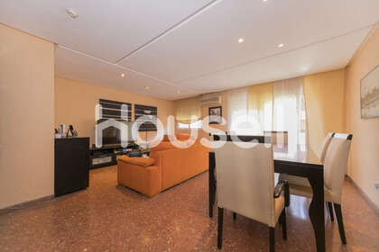 Flat for sale in Valencia. 